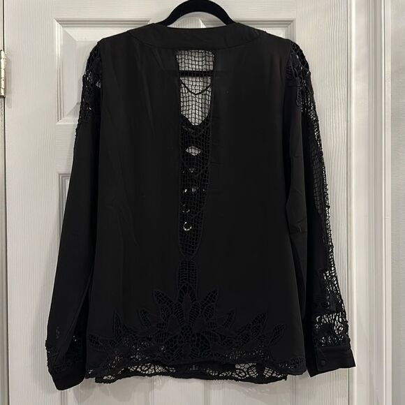 Beautiful black top ! GIMMICKS BY BUCKLE SIZE MEDIUM - Picture 6 of 10